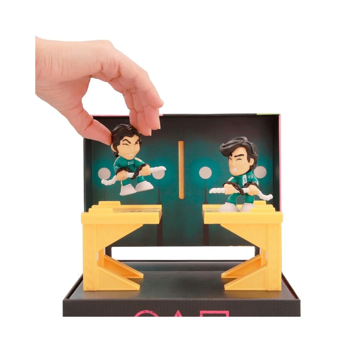 Squid Game Challenge Tug of War Game from the Netflix Series, Challenges to Play and Display, Includes Mini Set and Figures, Game for Adults - Image 5