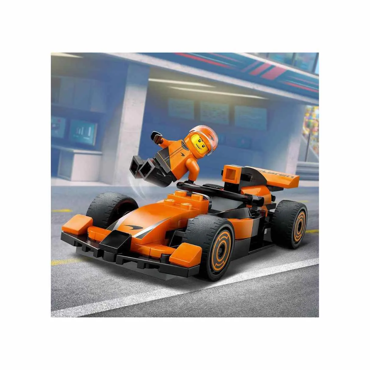 LEGO City F1 Driver with McLaren Race Car, 60442 - Image 4