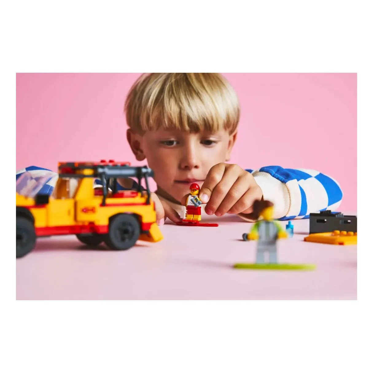 LEGO City Lifeguard Beach Rescue Truck, 60453 - Image 6