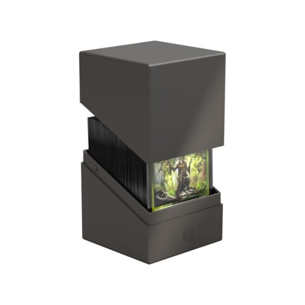 Protect your collection with the Ultimate Guard Boulder 100+ Solid – Grey. Stylish, durable, and made in Germany — fits up to 100 double-sleeved cards.