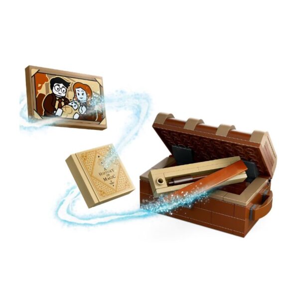 LEGO Harry Potter set 76425 features Hedwig at 4 Privet Drive, showcasing the iconic owl and the Dursleys' home