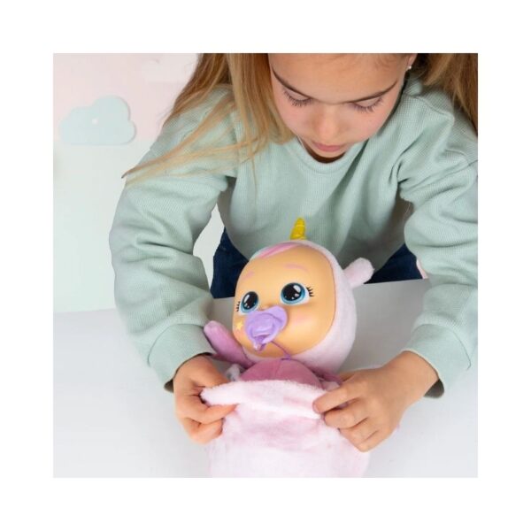 Two animated characters, Luna and Poppy, from