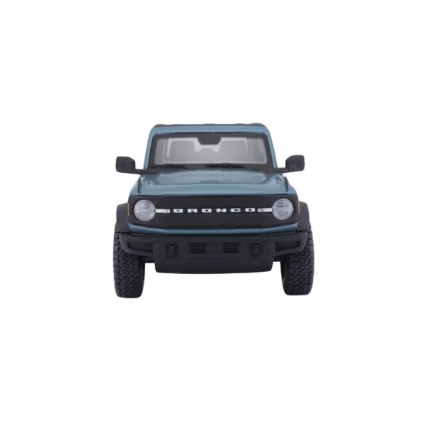 White Maisto 1:24 scale model of a 2020 Chevrolet Corvette Stingray Coupe, showcasing sleek design and details