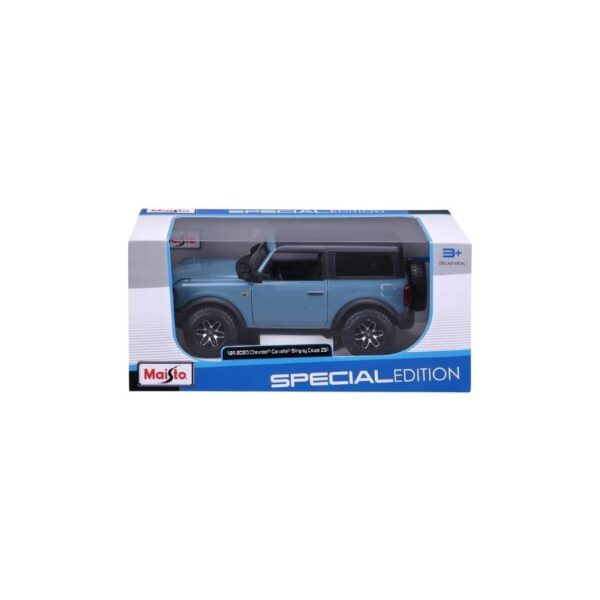 White Maisto 1:24 scale model of a 2020 Chevrolet Corvette Stingray Coupe, showcasing sleek design and details