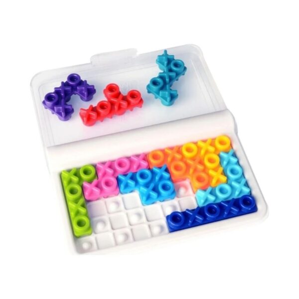 Smart Games IQ Xoxo board game featuring colorful pieces and a grid layout for strategic puzzle-solving fun