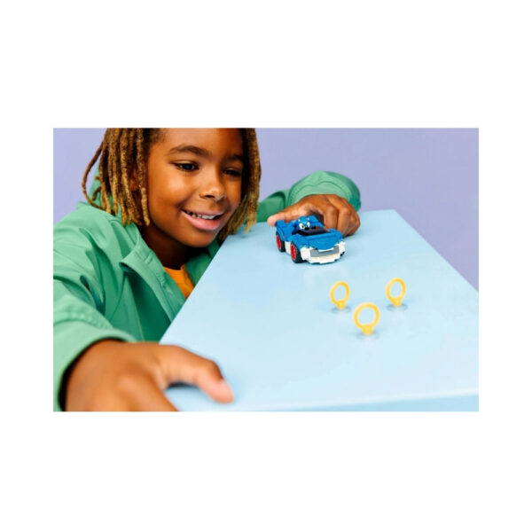 LEGO 77117 set featuring Sonic the Hedgehog in a speedster car, with vibrant colors and dynamic design elements