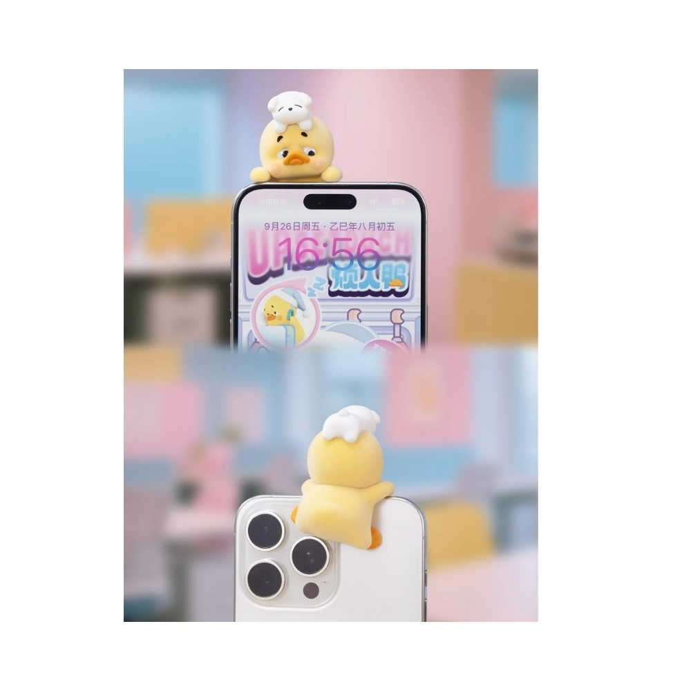 Upset Duck Status Display Duck Blind Box – UP-00843-7 Display of an upset duck status in a duck blind box, showcasing the duck's displeasure in a natural setting