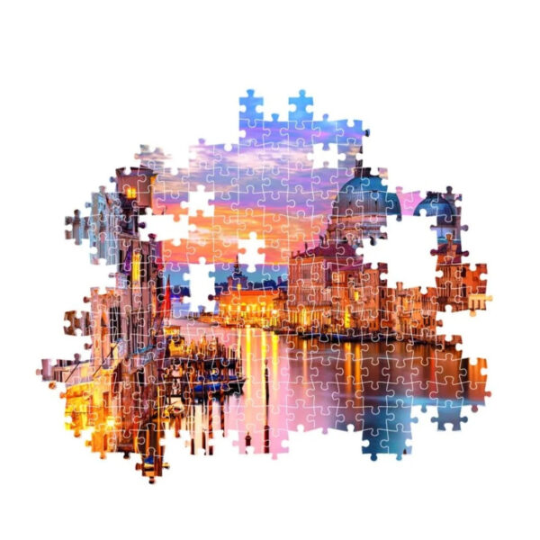 500-piece Clementoni puzzle of Venice, accompanied by a poster, highlighting the city's famous canals and buildings.